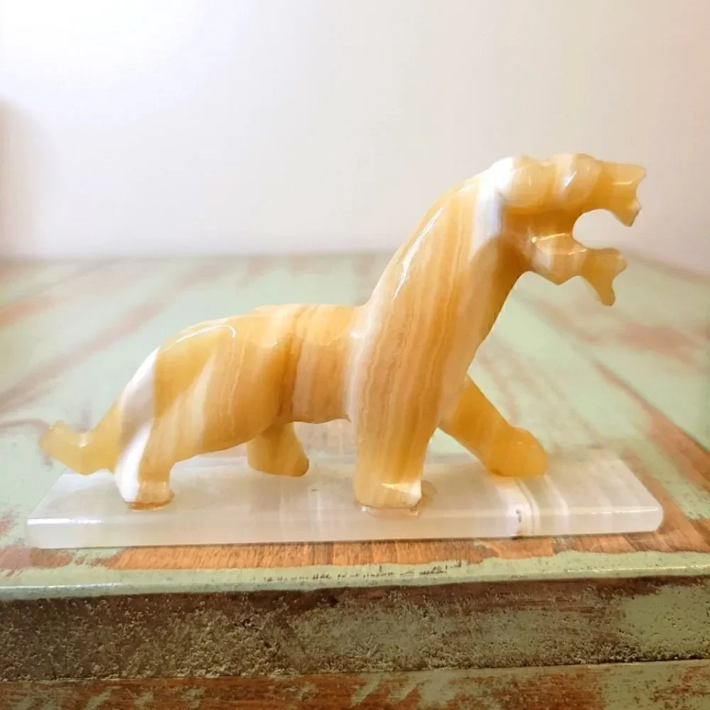 Vintage Natural Agate Lion Carved Stone Sculpture